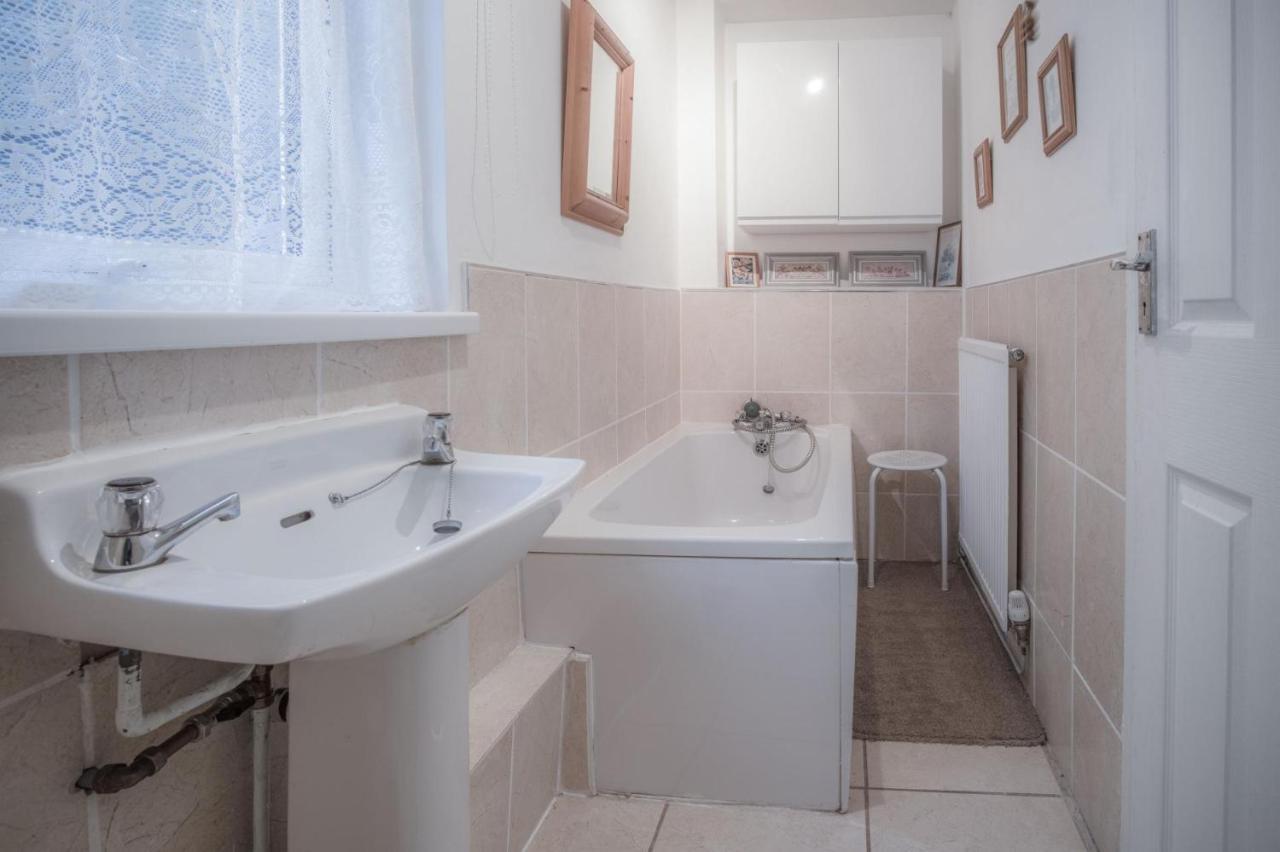 Maytree Cottage - 4 Bedroom Holiday Home - Tenby Exteriér fotografie