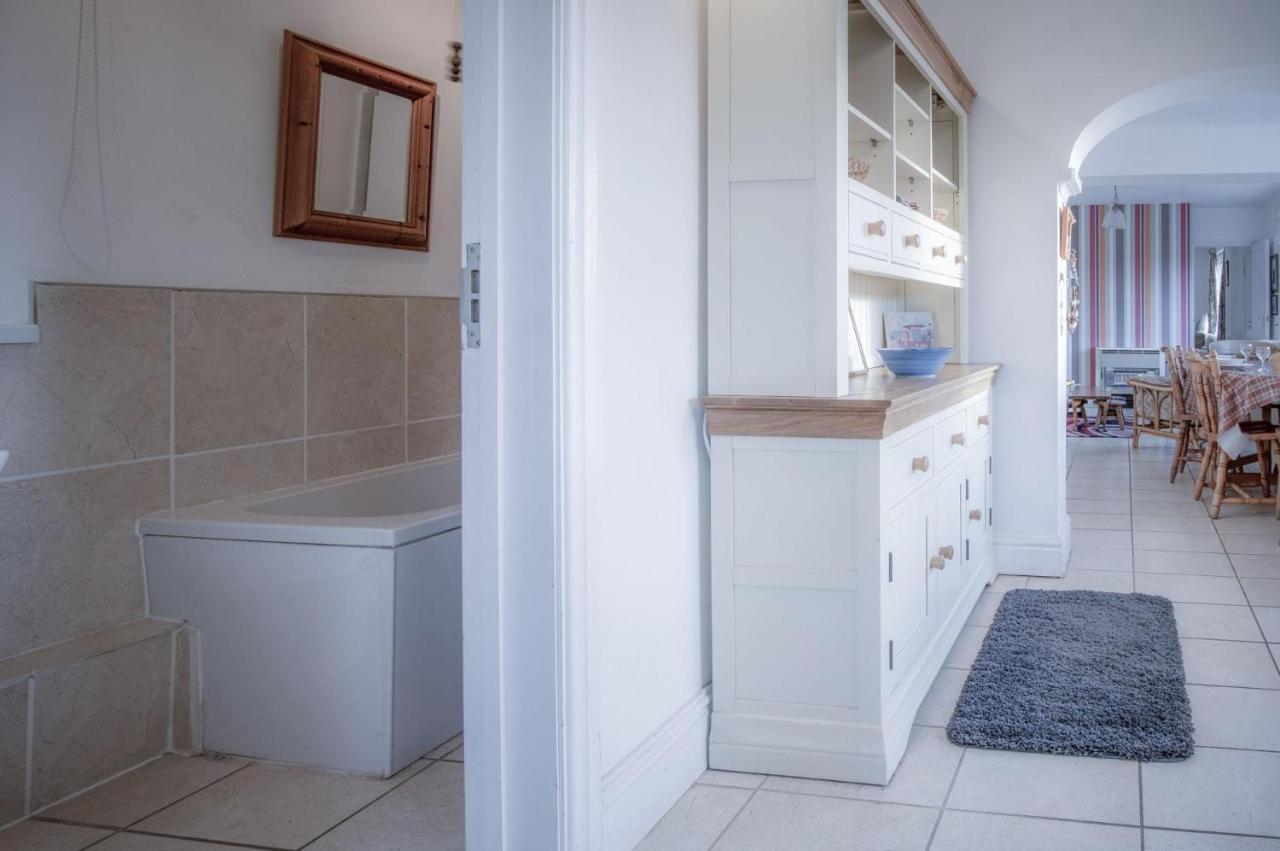 Maytree Cottage - 4 Bedroom Holiday Home - Tenby Exteriér fotografie