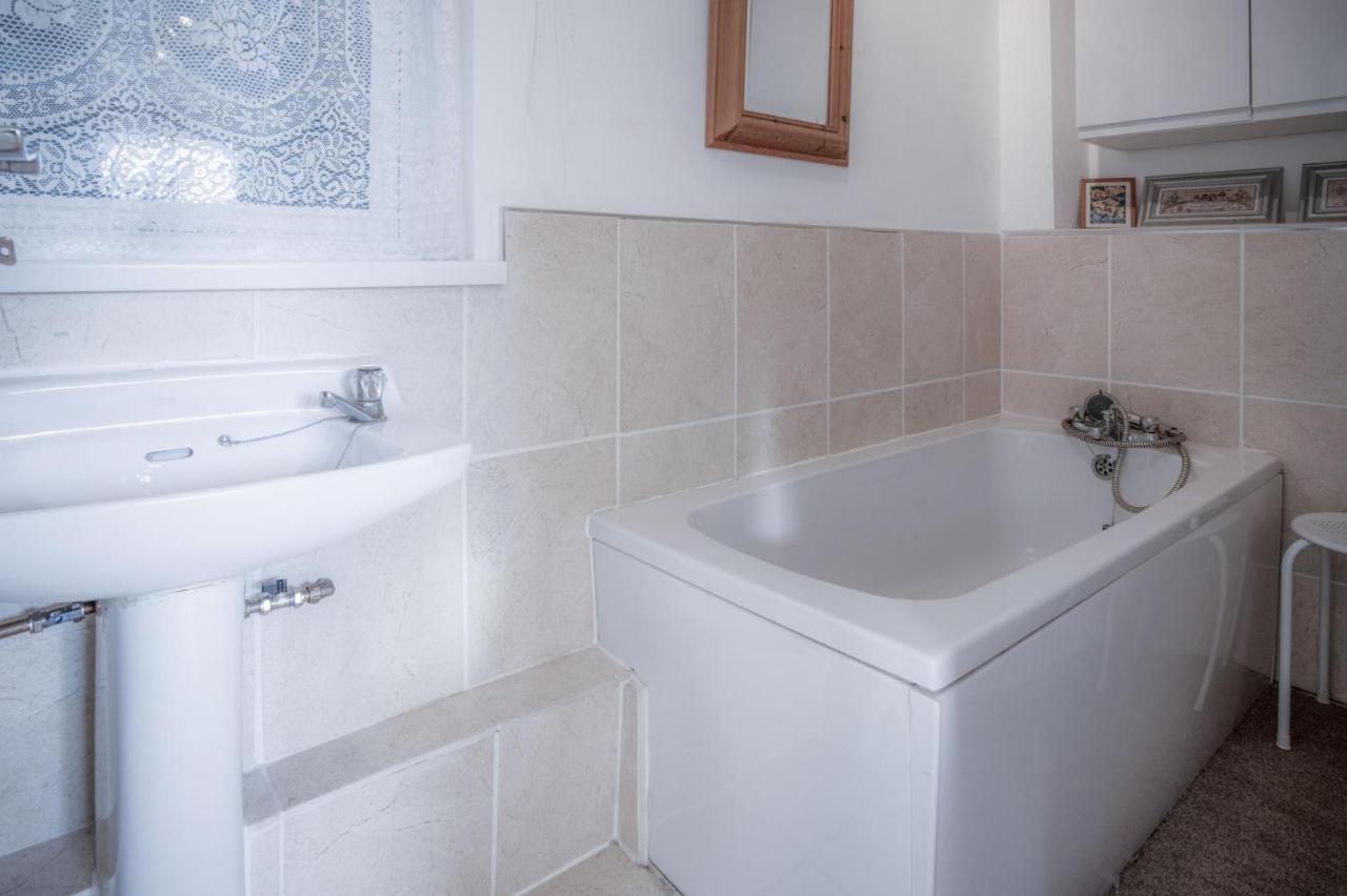 Maytree Cottage - 4 Bedroom Holiday Home - Tenby Exteriér fotografie